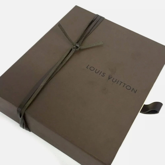 LOUIS VUITTON PORT CLES BLACK LEATHER KEY RING HOLDER CHARM/F0539 (NWT). - Picture 12 of 16